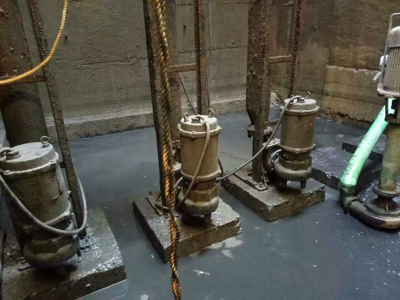 儋州污水池清理